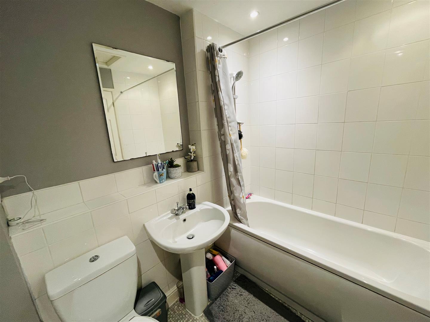 Weavers Croft, Melksham Lock and Key